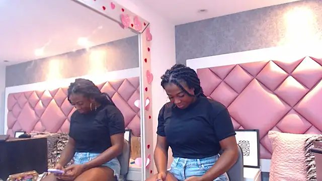 DanielaDuff online show from March 3, 2026, 7:43 pm