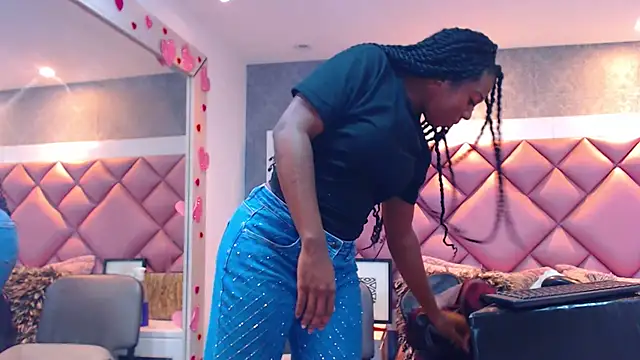 DanielaDuff online show from February 15, 2026, 7:57 pm