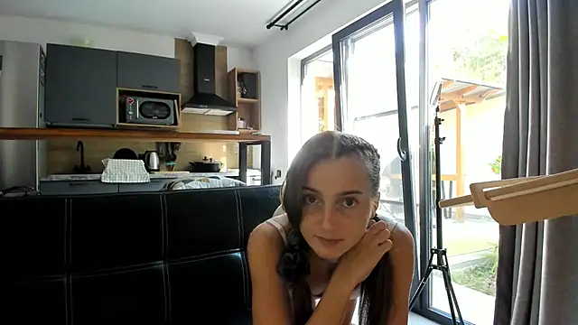 ElizSweet online show from September 28, 2025, 12:01 pm