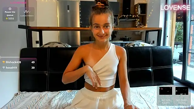ElizSweet online show from May 17, 2026, 3:12 pm