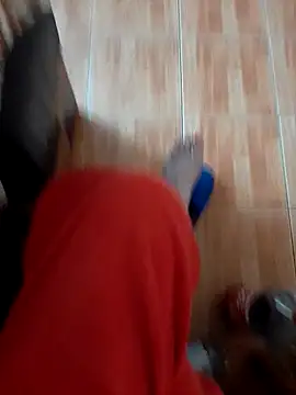 feet toes online show from November 3, 2025, 5:23 am