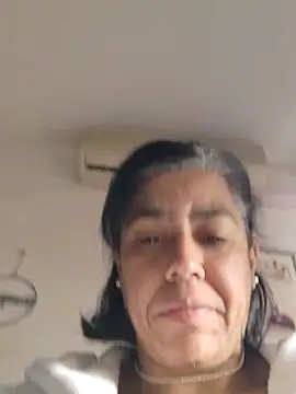 Snapshot of Molly_newman6 chatting on April 4, 2026, 11:39 am Molly newman6 online show from April 4, 2026, 11:39 am