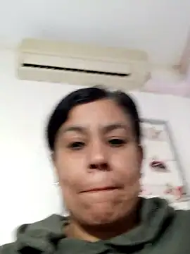 Snapshot of Molly_newman6 chatting on March 12, 2026, 12:31 pm Molly newman6 online show from March 12, 2026, 12:31 pm