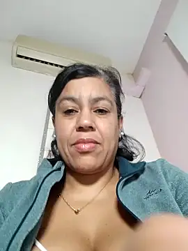 Snapshot of Molly_newman6 chatting on March 20, 2026, 5:41 am Molly newman6 online show from March 20, 2026, 5:41 am