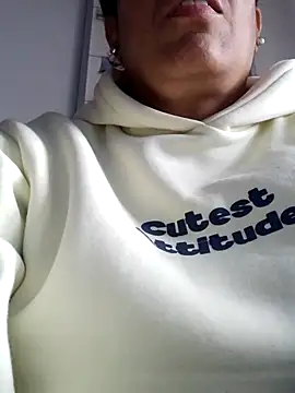 Snapshot of Molly_newman6 chatting on March 21, 2026, 11:47 am Molly newman6 online show from March 21, 2026, 11:47 am