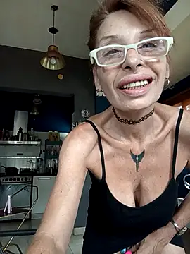 Snapshot of FrozenWaffle chatting on February 4, 2026, 5:41 pm FrozenWaffle online show from February 4, 2026, 5:41 pm