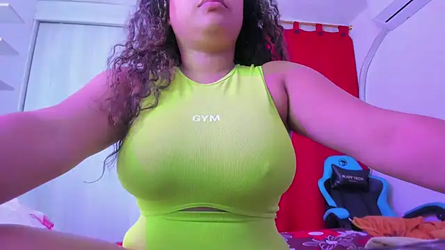 Snapshot of Lunastar02 chatting on November 28, 2025, 2:17 pm Lunastar02 online show from November 28, 2025, 2:17 pm