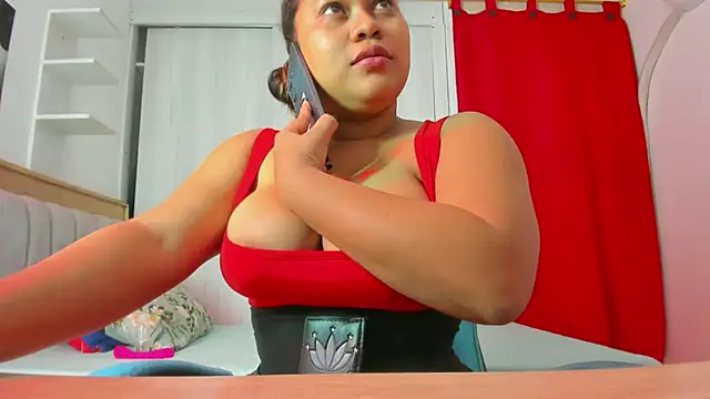 Snapshot of Lunastar02 chatting on January 5, 2026, 5:27 pm Lunastar02 online show from January 5, 2026, 5:27 pm