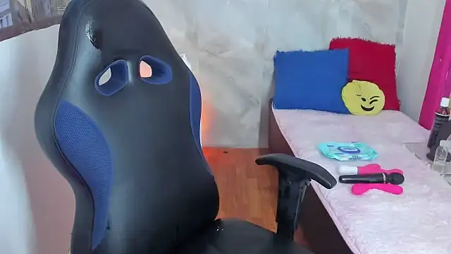 Snapshot of Lunastar02 chatting on March 14, 2026, 4:24 pm Lunastar02 online show from March 14, 2026, 4:24 pm