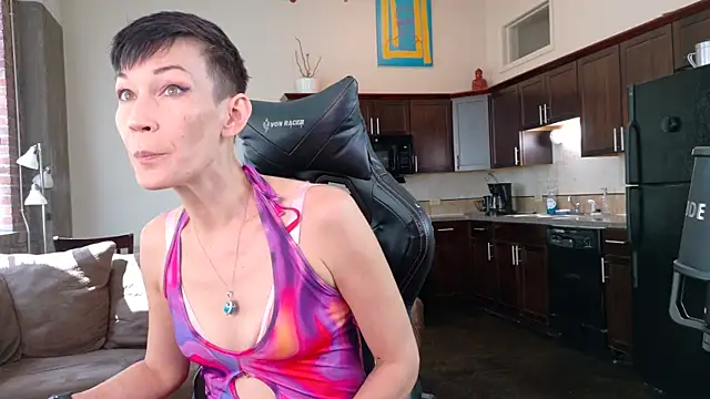 EveEnigma online show from September 12, 2025, 6:40 pm