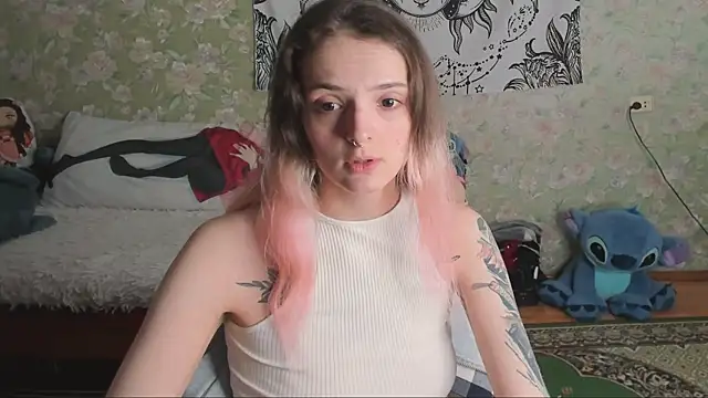 Snapshot of Cutie_Adelia chatting on February 8, 2026, 10:13 am Cutie Adelia online show from February 8, 2026, 10:13 am