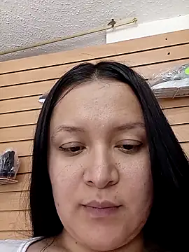 Arisha34 online show from May 3, 2026, 6:11 pm