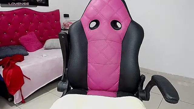 isabelasex1 online show from October 27, 2025, 11:22 am