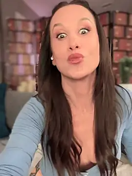 Fiona Kent  online show from January 25, 2025, 3:40 am