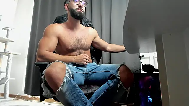 liamaesthetic online show from November 22, 2025, 8:57 am