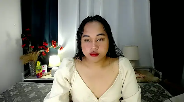 Snapshot of bettina_love chatting on December 14, 2024, 11:29 am bettina love online show from December 14, 2024, 11:29 am