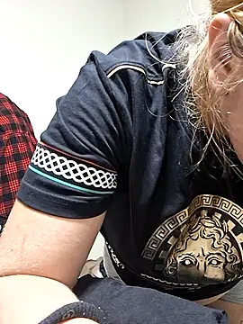 bootiebby online show from September 19, 2025, 9:02 am