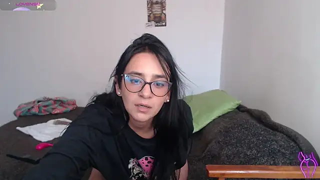 Snapshot of party2col chatting on February 6, 2026, 7:43 pm party2col online show from February 6, 2026, 7:43 pm