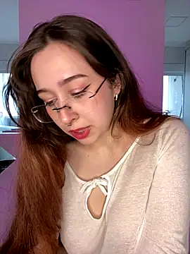 tsuki chan on online show from October 7, 2025, 8:54 pm