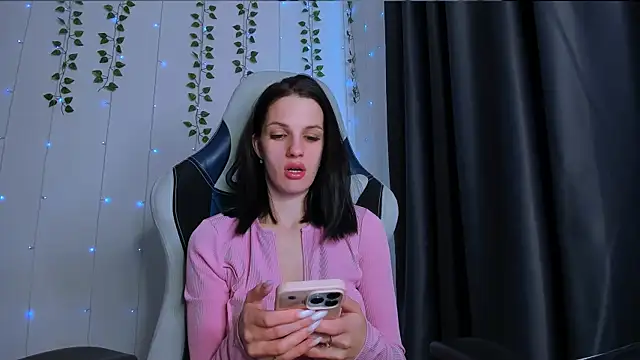 KarlaSim online show from March 8, 2026, 11:24 am