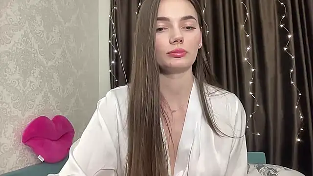 Snapshot of Miracle_angel_ chatting on February 21, 2025, 9:43 pm Miracle angel  online show from February 21, 2025, 9:43 pm