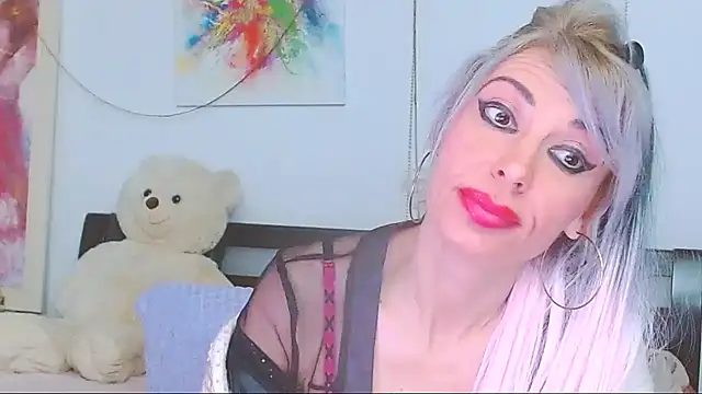 Snapshot of HoneyLara chatting on March 19, 2026, 10:54 pm HoneyLara online show from March 19, 2026, 10:54 pm