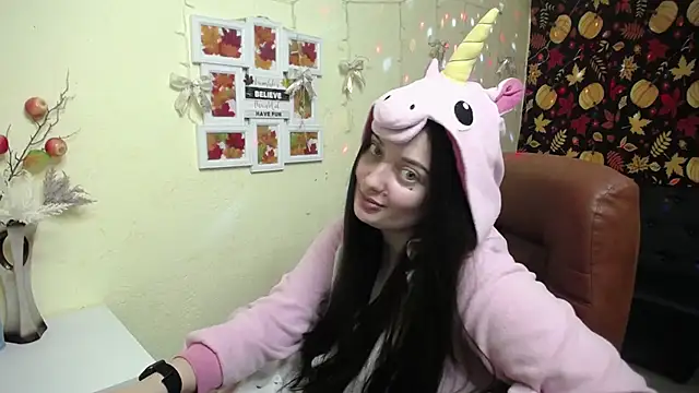 MilanaPrice online show from December 1, 2025, 7:26 pm