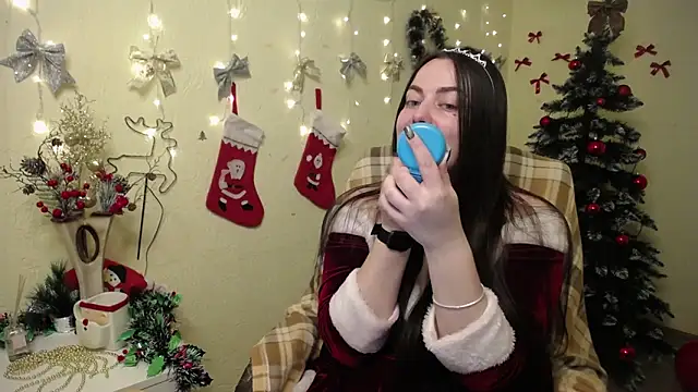 MilanaPrice online show from December 16, 2025, 6:34 pm