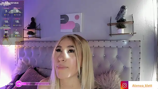 Atenea Klett  online show from May 28, 2026, 1:39 pm