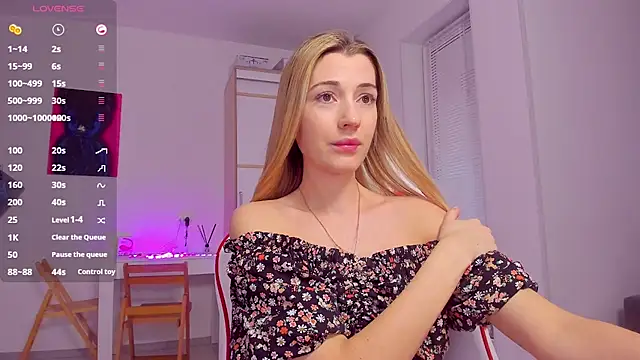 Snapshot of HotCarolineXO chatting on March 9, 2025, 3:27 pm HotCarolineXO online show from March 9, 2025, 3:27 pm