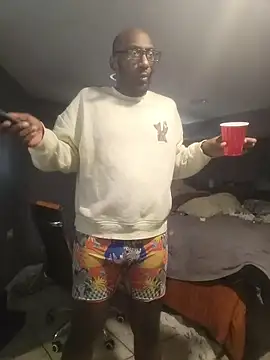 Snapshot of PartyAnimalfreak chatting on February 17, 2026, 5:54 pm PartyAnimalfreak online show from February 17, 2026, 5:54 pm