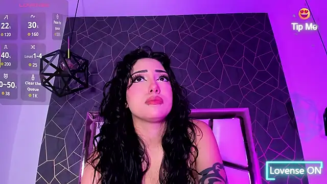 zarahfoster online show from May 26, 2026, 2:42 am