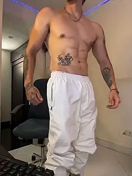 Snapshot of strongboy_ chatting on July 23, 2026, 6:59 pm strongboy online show from July 23, 2026, 6:59 pm