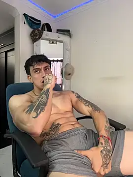 Snapshot of strongboy_ chatting on June 25, 2026, 5:18 pm strongboy online show from June 25, 2026, 5:18 pm