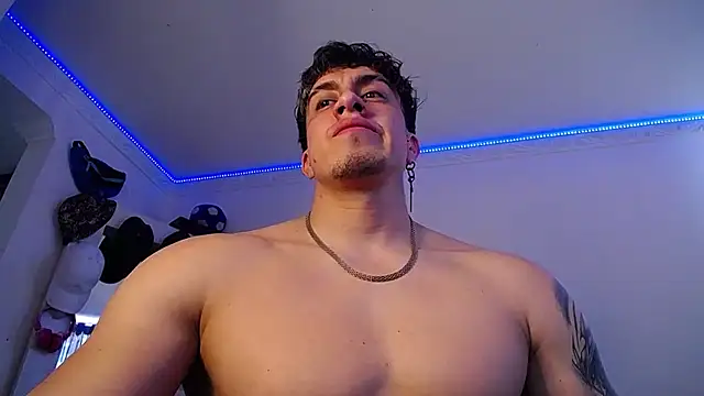 strongboy  online show from October 2, 2025, 7:06 pm