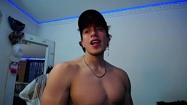 strongboy  online show from January 28, 2025, 9:50 pm