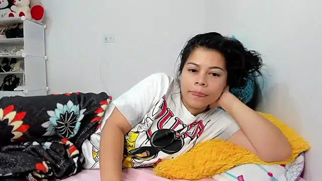 sweetnia online show from September 22, 2025, 12:55 pm