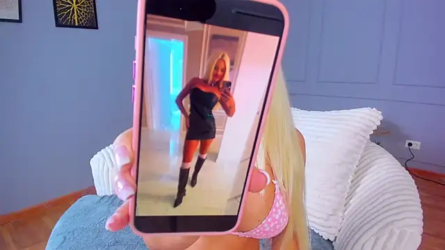 Awww Ella online show from November 17, 2025, 5:11 am