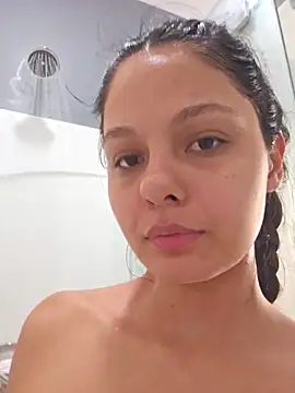 xxxvibesxo online show from December 4, 2025, 4:28 pm