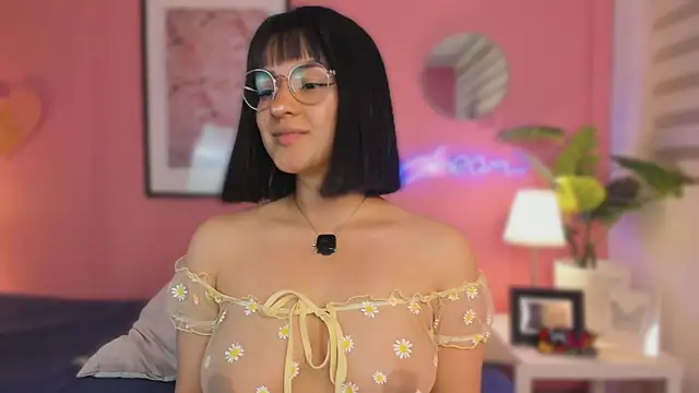 Snapshot of SoySaraa chatting on February 17, 2026, 6:11 am SoySaraa online show from February 17, 2026, 6:11 am