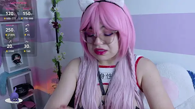 Catwhite  online show from February 7, 2026, 3:42 pm