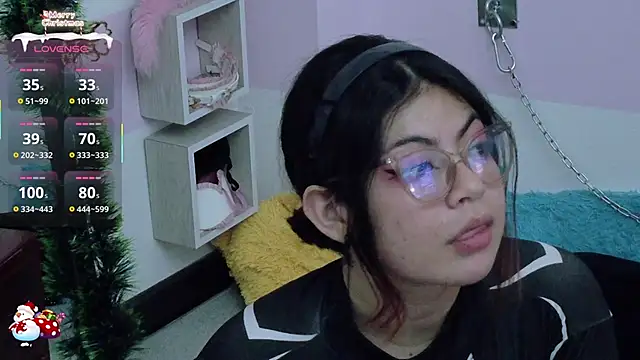 Catwhite  online show from December 13, 2025, 8:04 pm