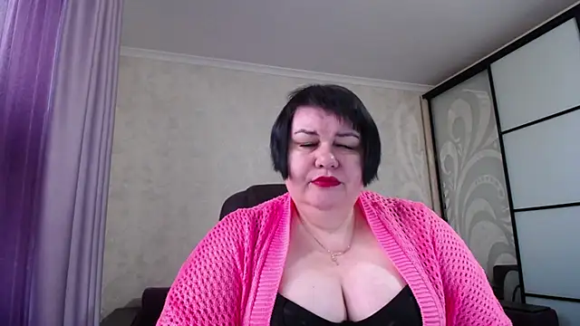 JuicyLady Di online show from November 4, 2025, 5:00 am