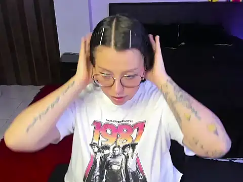 lia minami online show from March 26, 2026, 3:38 am