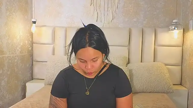 EmilyQueen3x online show from June 1, 2026, 2:50 pm