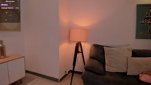 Snapshot of MartinnaBonnet chatting on February 19, 2025, 11:25 pm MartinnaBonnet online show from February 19, 2025, 11:25 pm