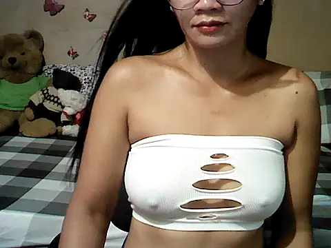 Mia Rein online show from May 16, 2026, 2:10 am
