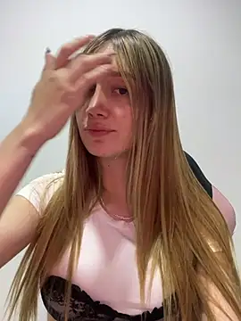 Snapshot of horny__molly_ chatting on March 13, 2026, 11:43 pm horny molly online show from March 13, 2026, 11:43 pm