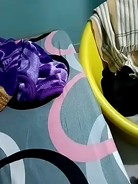 Snapshot of hOrnybOy_369 chatting on December 21, 2025, 9:11 am hOrnybOy 369 online show from December 21, 2025, 9:11 am