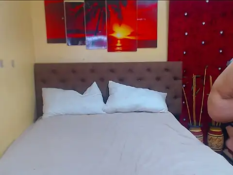 MeatyhorsecockMistress online show from December 4, 2025, 2:21 am